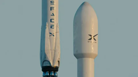 SpaceX строит фабрику площадью 1 млн кв. м для производства орбитальных ИИ-спутников