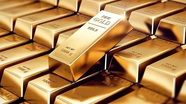 Золото упало ниже $4 400 на фоне ставок и переговоров по Ормузу