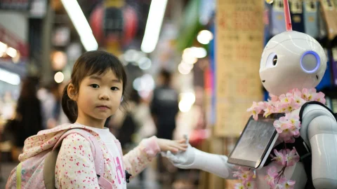 Humanoid beggar robots have appeared on the streets of Chinese cities