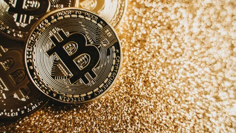Глава Galaxy Digital обвинил Strategy в обвале биткоина на фоне кризиса доверия
