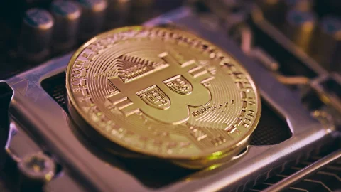 Стоимость создания инфраструктуры для ИИ превышает затраты на майнинговые площадки более чем в 30 раз