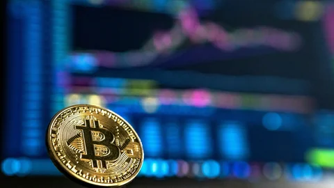 Биткоин показал рекордный недельный рост на $14 264 за всю историю
