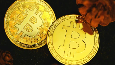 Bloomberg: биткоин может упасть до $10 000, если не удержит $75 000