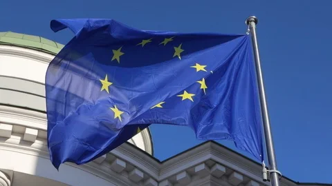 Евросоюз ведет переговоры с портом Роттердама о хранении запасов оборонного сырья