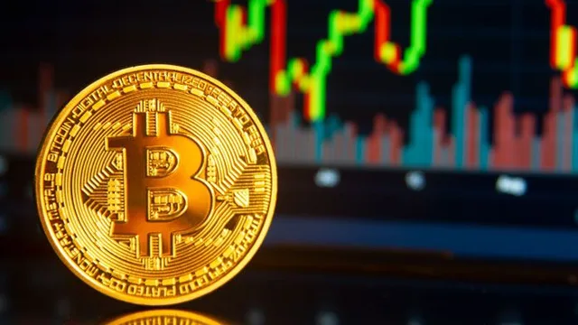 Why Michael Saylor's Strategy and Tom Lee's BitMine temporarily stopped buying crypto