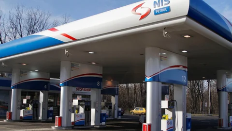Сделка по NIS на паузе: США предоставили венгерскому концерну MOL еще две недели на переговоры с «Газпромнефтью»