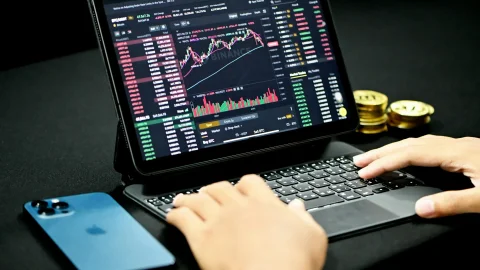 Объем торгов фьючерсами на криптобиржах упал до минимума за 31 месяц