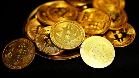 Аналитики CryptoQuant указали на пробелы в стратегии управления биткоином компании Strategy