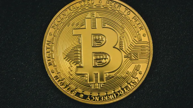 The chief analyst at Standard Chartered has predicted that Bitcoin could rise to $100 000