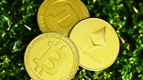 Bitcoin и Ethereum подешевели на 3–5% за последние сутки