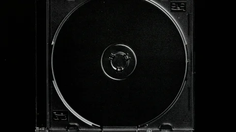 Студия Kojima Productions представила лимитированный беспроводной CD-плеер