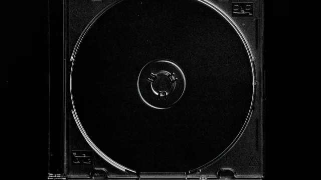 Студия Kojima Productions представила лимитированный беспроводной CD-плеер