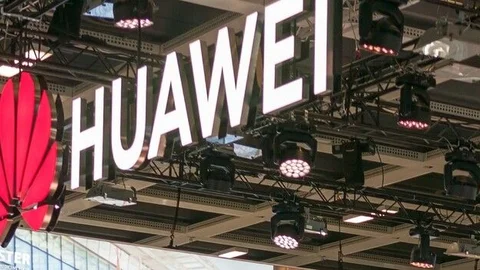 Huawei ищет обходной путь к передовым AI-чипам