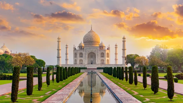 India prepares $1 billion LIC stake sale