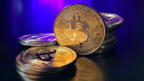 Аналитики Glassnode предупредили о риске снижения биткоина до $58 000
