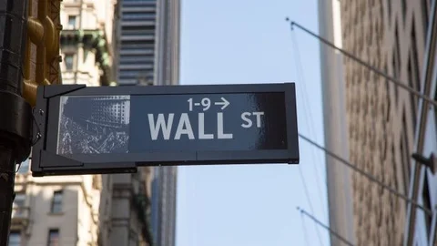 Уолл-стрит закрылась в минусе: доходность UST на максимуме за год, Nasdaq просел сильнее всех