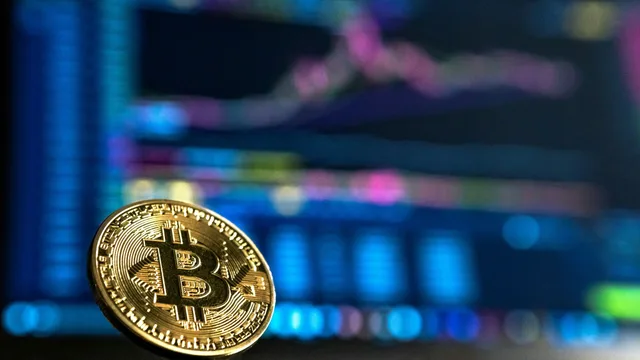 Crypto crash: bitcoin dropped to $61,351, altcoins followed down