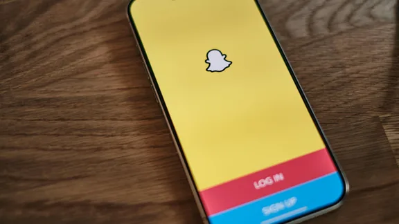 Snap интегрирует корпоративный ИИ в AR-очки Specs