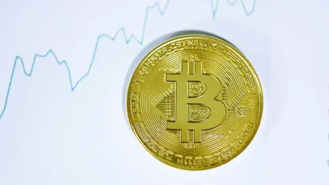 Американский майнер Riot Platforms продал более четырех тысяч биткоинов за квартал