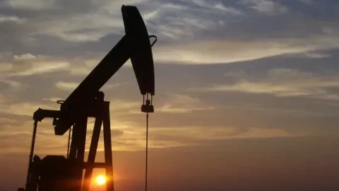 Нефтяной рывок: Казахстан увеличил экспорт углеводородов на 18% в апреле благодаря росту добычи