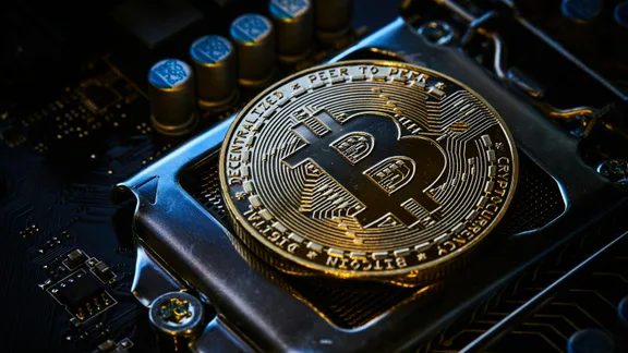 Ранний майнер назвал убыточным вознаграждение в 50 BTC за $5,68 электричества
