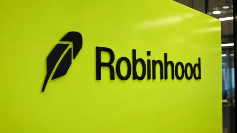 Robinhood сократила 10% штата и потратит $28 млн на упрощение структуры управления