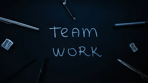 Anthropic выпустила Claude Tag: ИИ-агент для полноценной командной работы в Slack