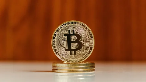 On-chain metrics recorded the surrender of Bitcoin holders while searching for a local bottom